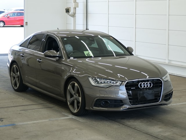 AUDI A6 — фото