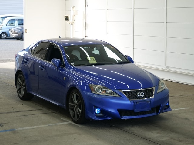 LEXUS IS