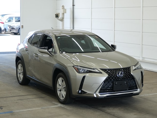 LEXUS UX — фото