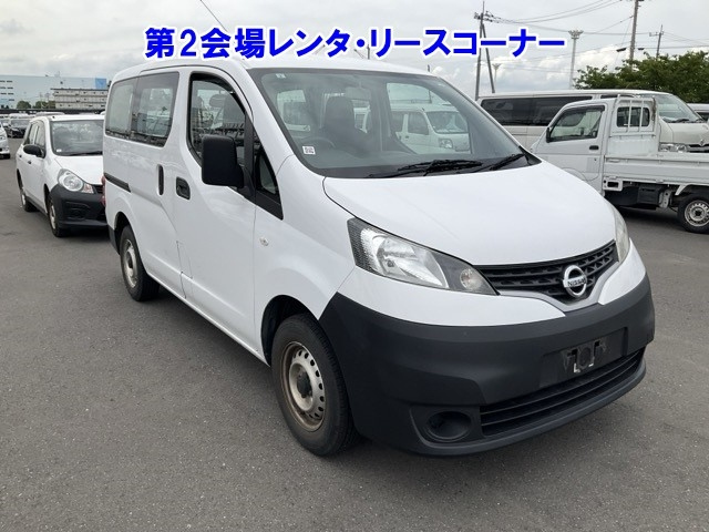 NISSAN NV200
