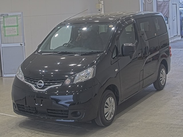 NISSAN NV200 — фото