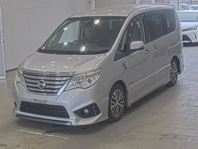NISSAN SERENA — фото