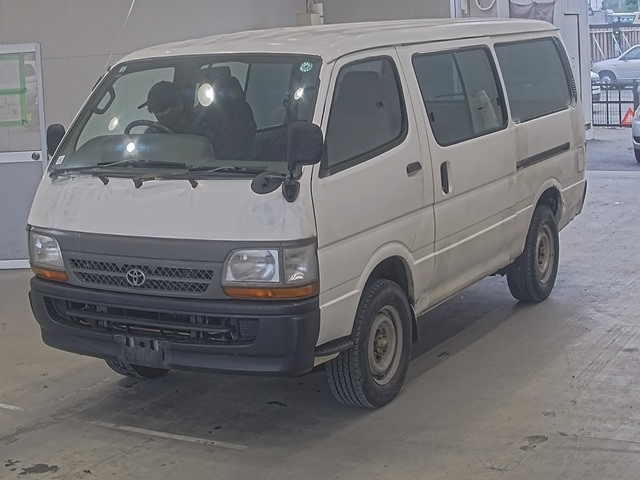 TOYOTA HIACE — фото