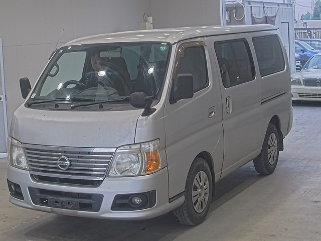 NISSAN CARAVAN — фото