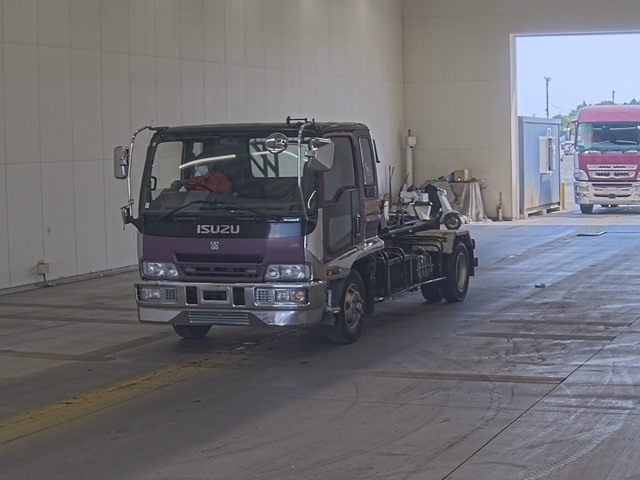 ISUZU FORWARD — фото