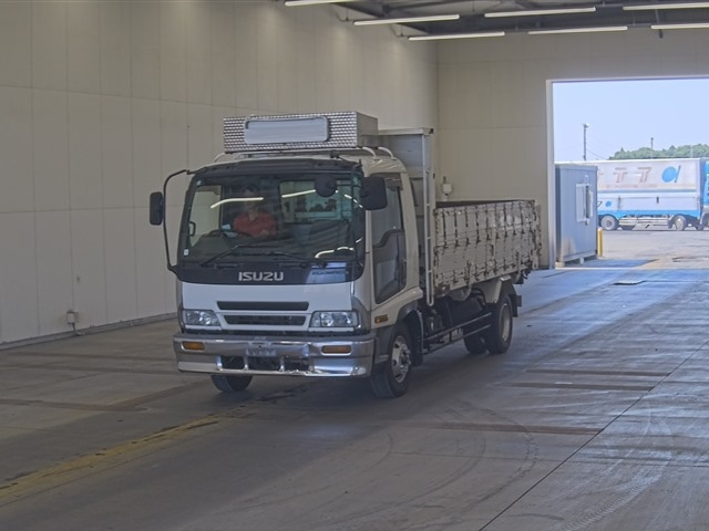 ISUZU FORWARD — фото