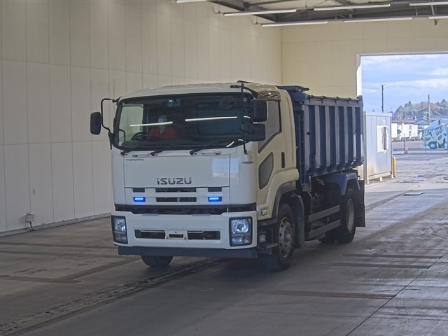 ISUZU FORWARD — фото