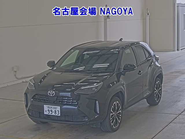 TOYOTA YARIS — фото