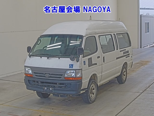 TOYOTA HIACE — фото