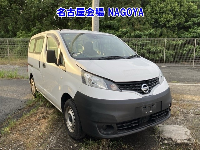 NISSAN NV200 — фото