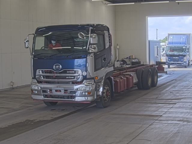 NISSAN QUON