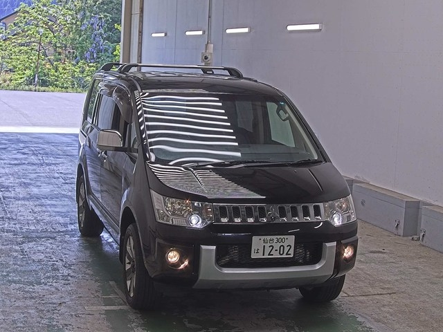 MITSUBISHI DELICA — фото