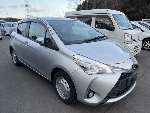 TOYOTA VITZ — фото