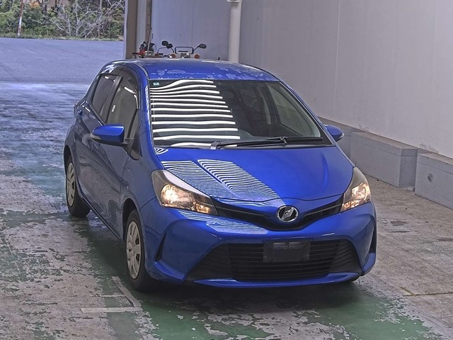 TOYOTA VITZ — фото