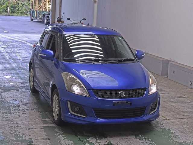 SUZUKI SWIFT — фото