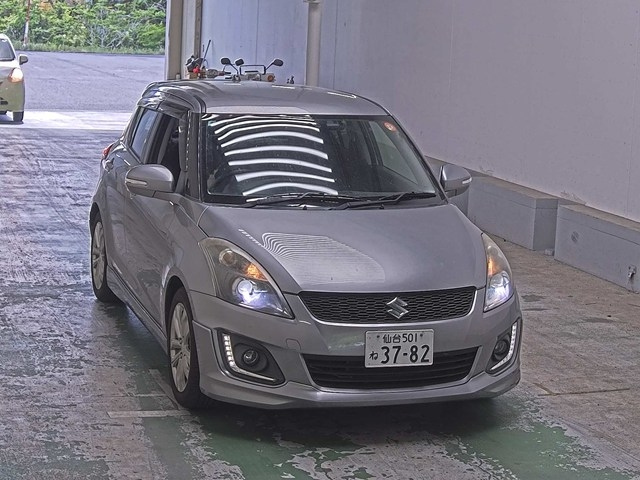 SUZUKI SWIFT — фото