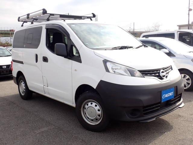 NISSAN NV200 — фото