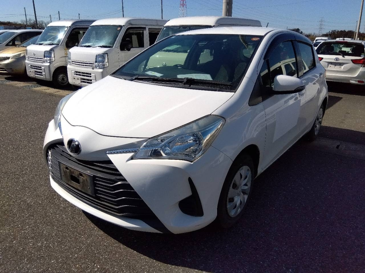 TOYOTA VITZ — фото