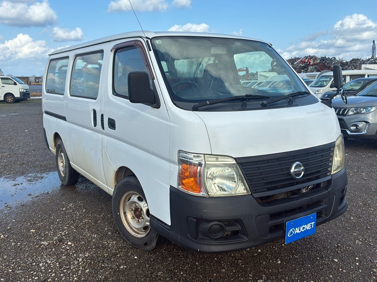 NISSAN CARAVAN — фото