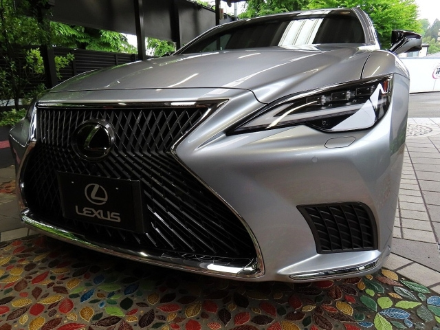 LEXUS LS