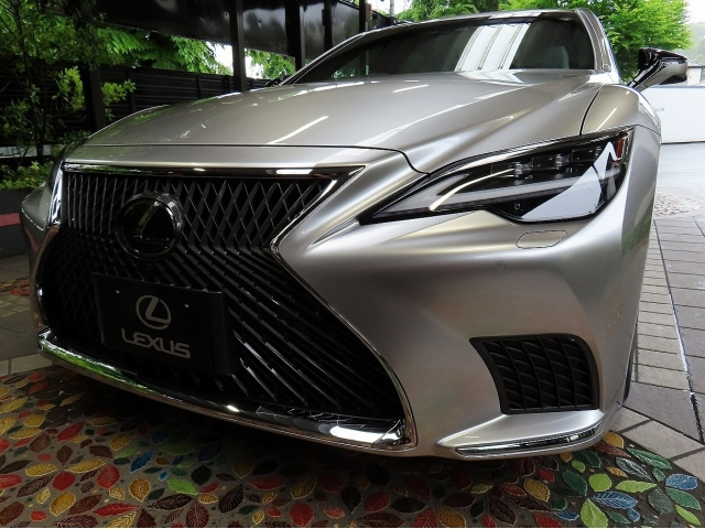LEXUS LS