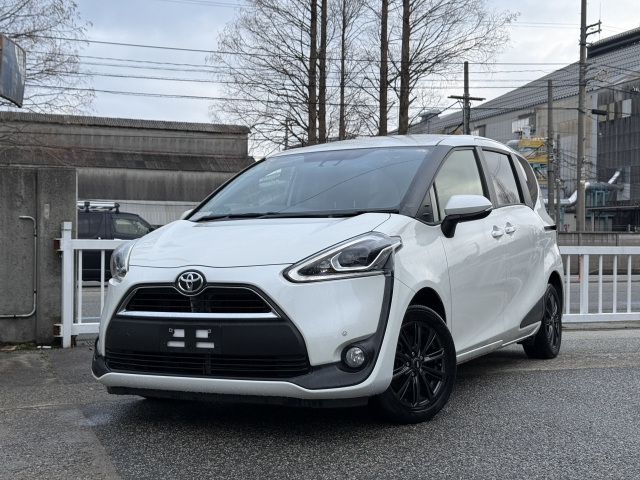 TOYOTA SIENTA — фото