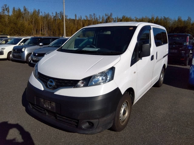 NISSAN NV200 — фото