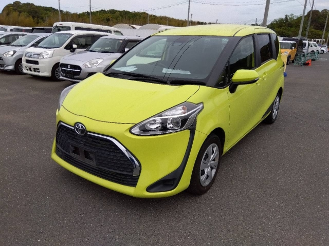 TOYOTA SIENTA — фото