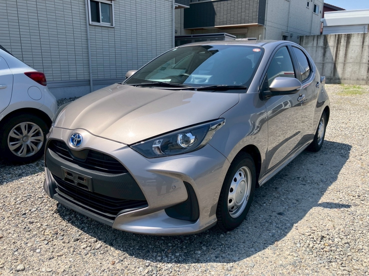 TOYOTA YARIS — фото