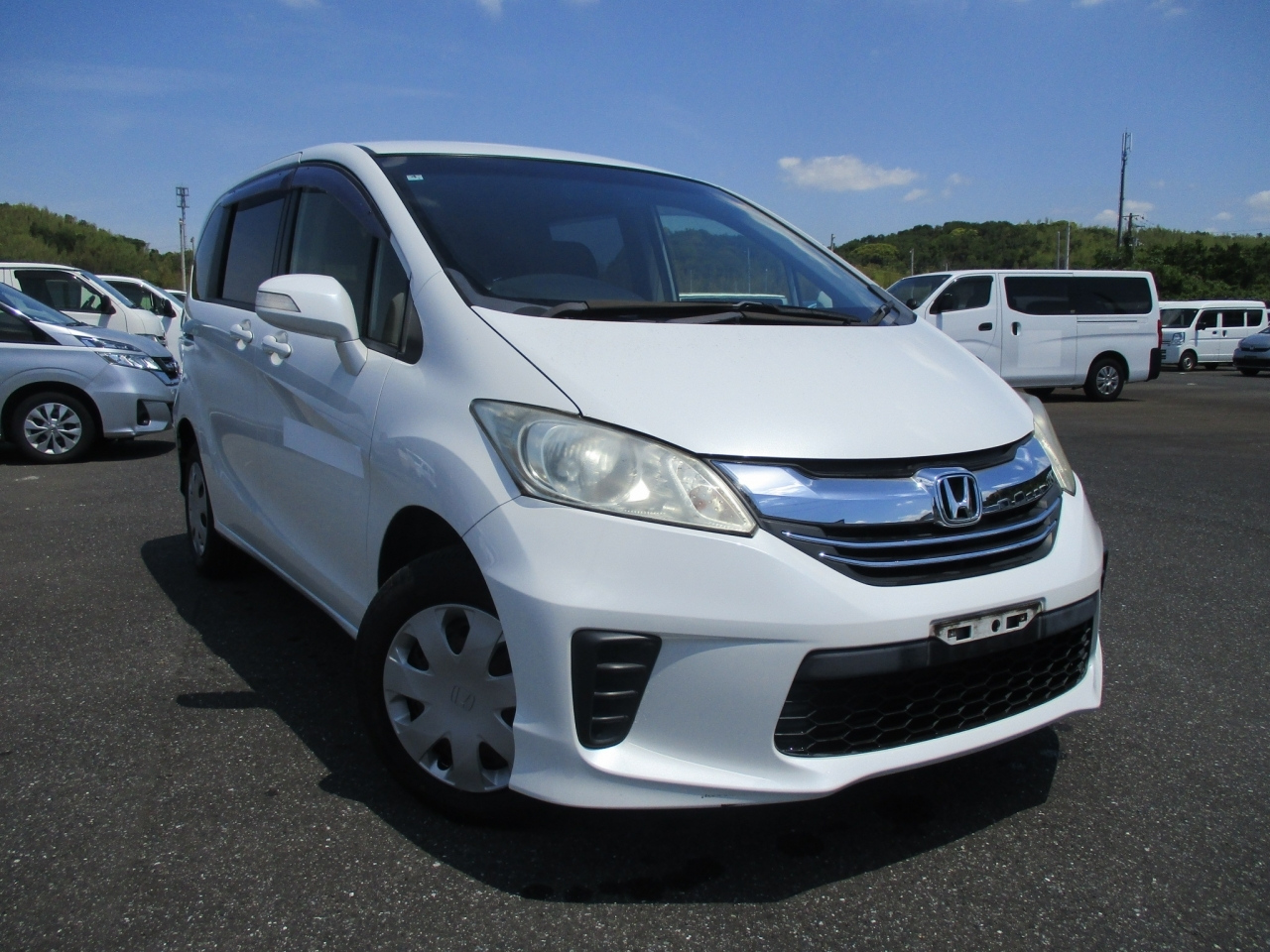 HONDA FREED — фото