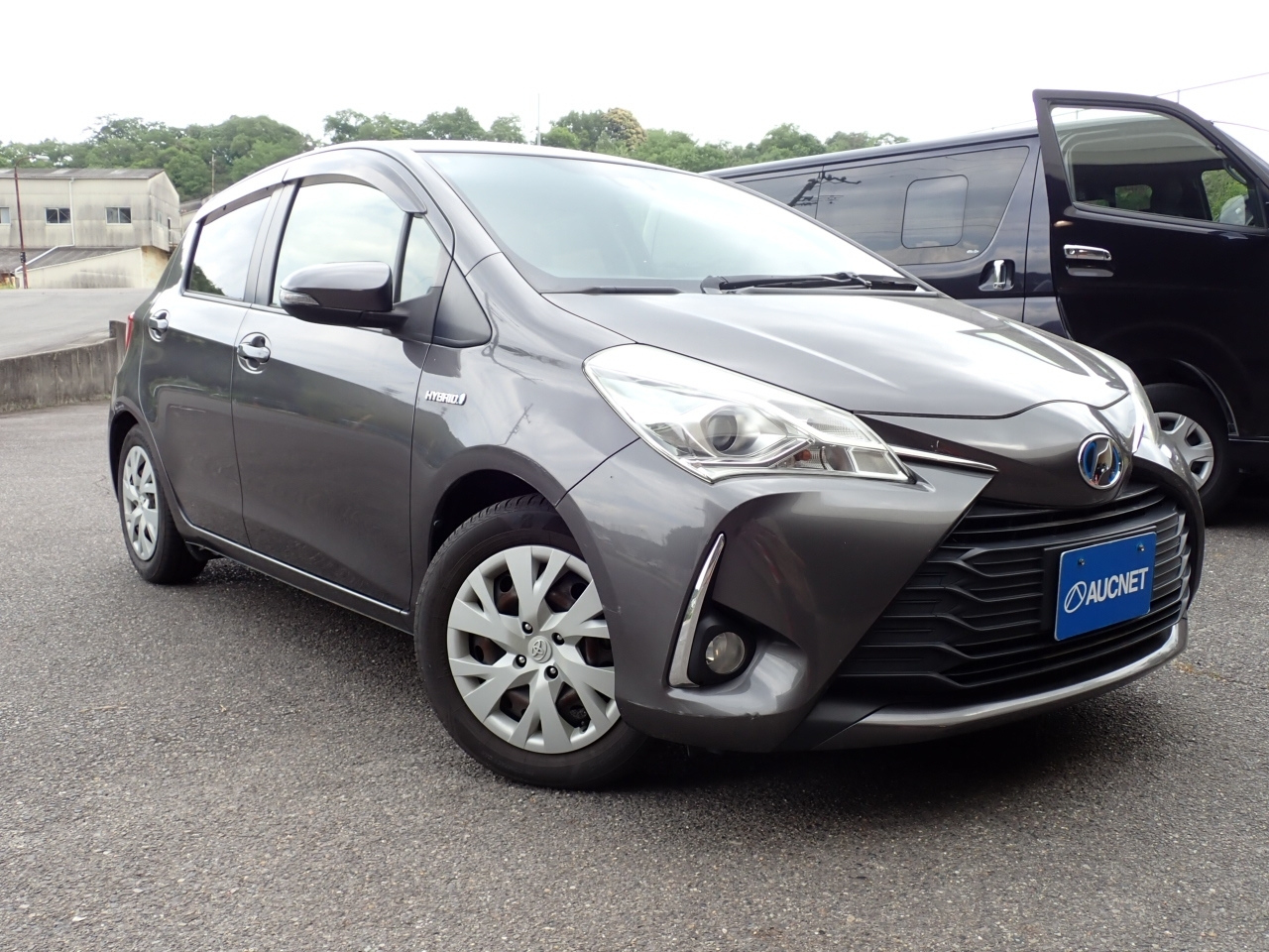 TOYOTA VITZ — фото