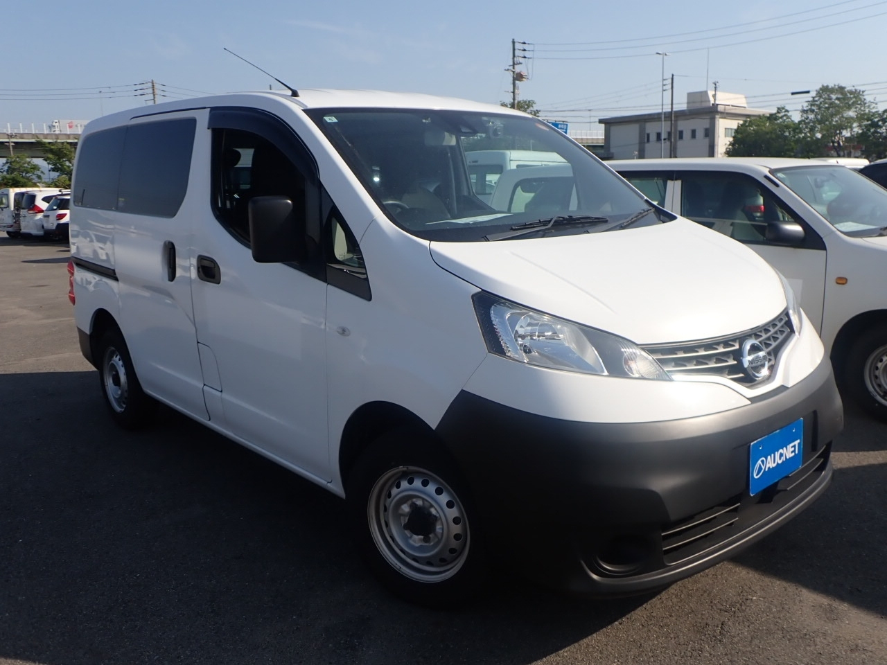 NISSAN NV200