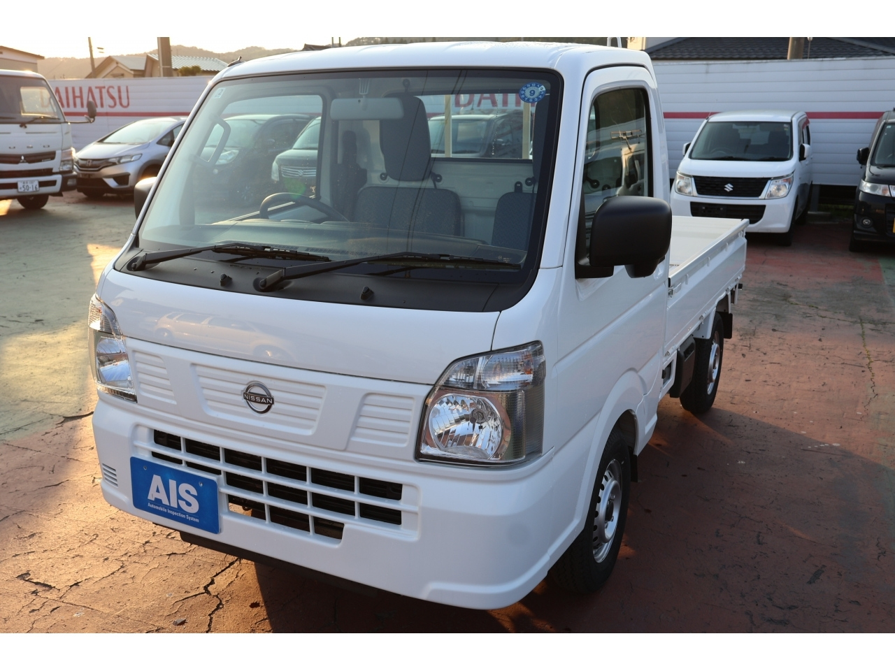 NISSAN CLIPPER TRUCK