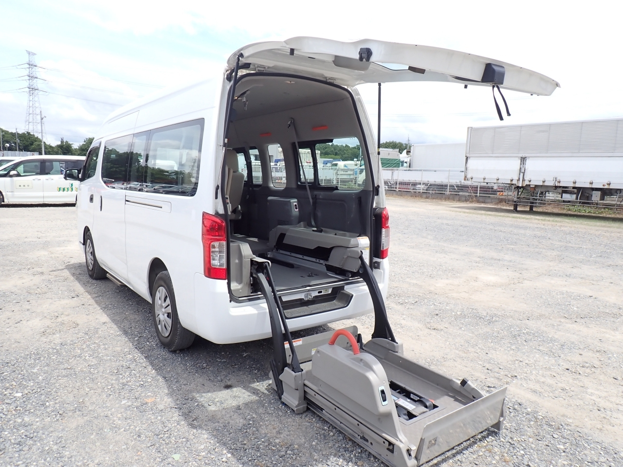 NISSAN NV350 CARAVAN