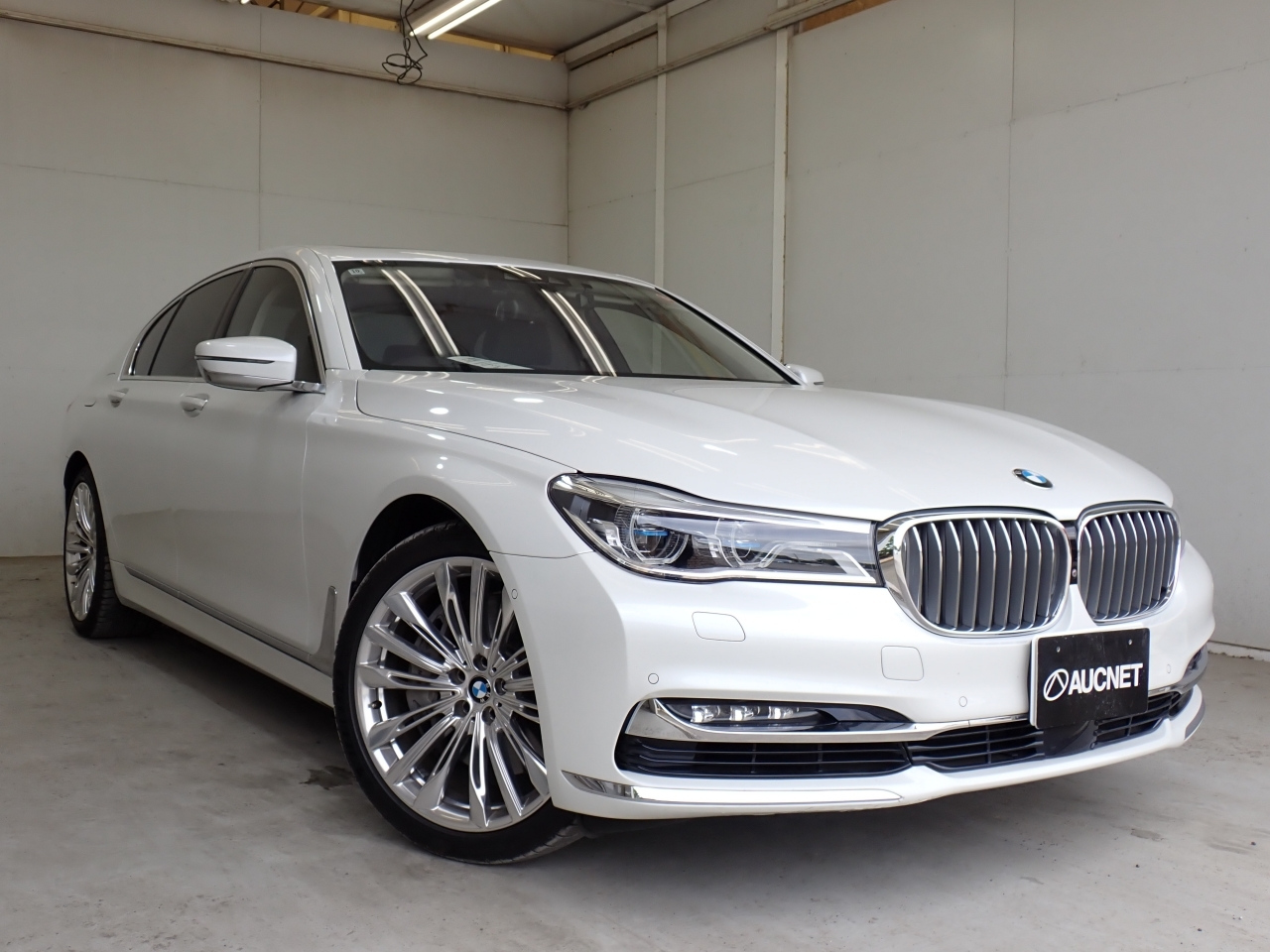 BMW 7 SERIES