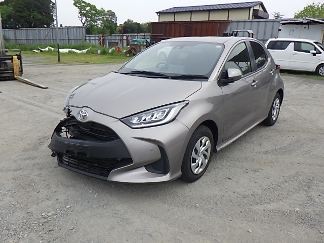 TOYOTA YARIS — фото