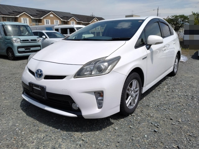 TOYOTA PRIUS — фото