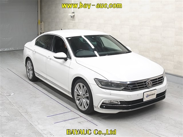 VOLKSWAGEN PASSAT — фото