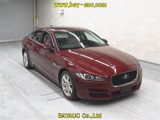 JAGUAR XE — фото