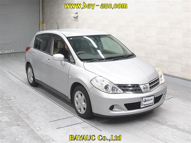 NISSAN TIIDA