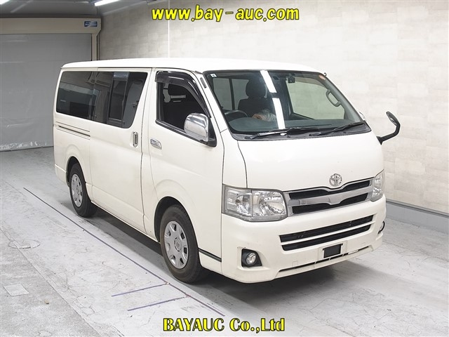 TOYOTA HIACE VAN