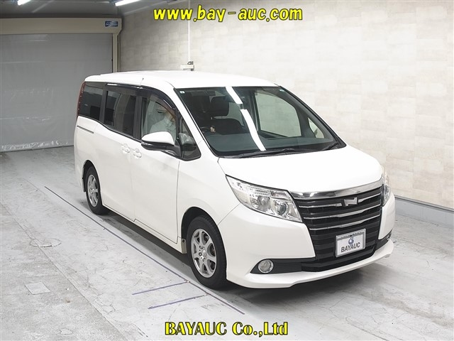 TOYOTA NOAH