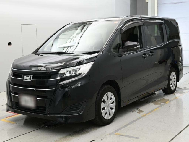 TOYOTA NOAH — фото