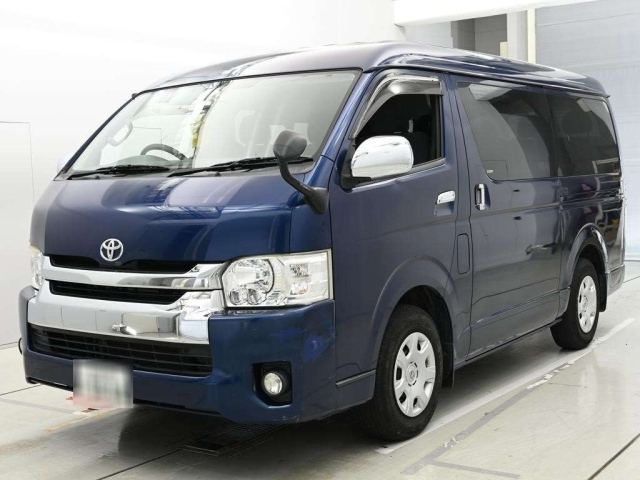 TOYOTA HIACE