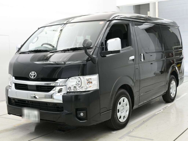 TOYOTA HIACE