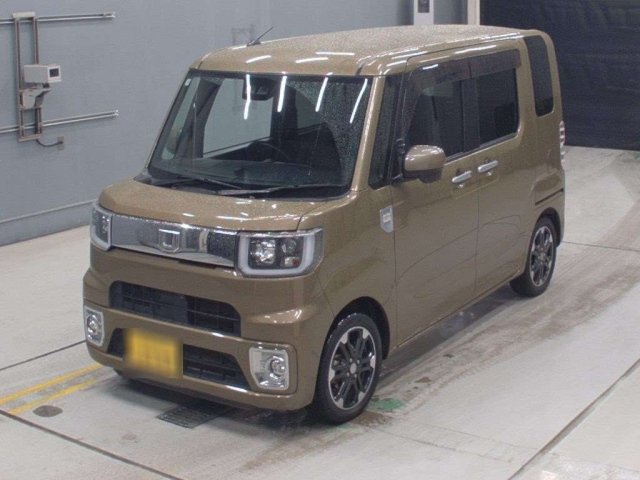 DAIHATSU WAKE — фото