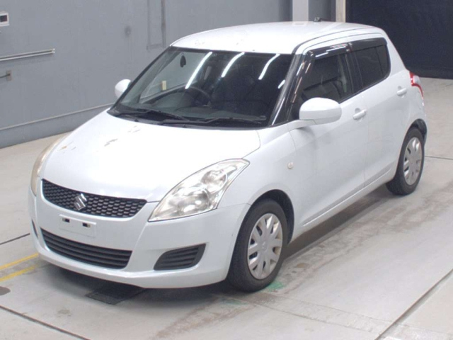 SUZUKI SWIFT — фото