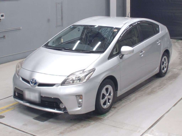 TOYOTA PRIUS — фото