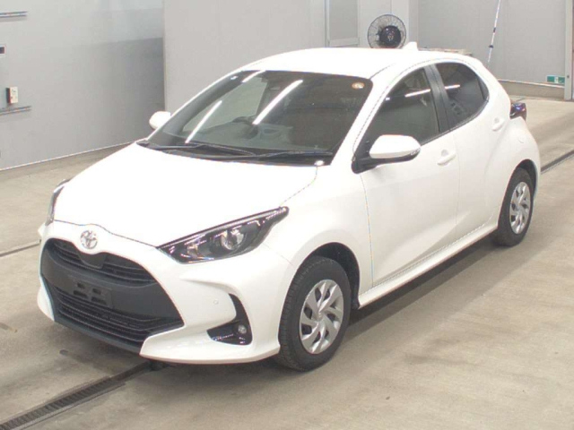 TOYOTA YARIS — фото
