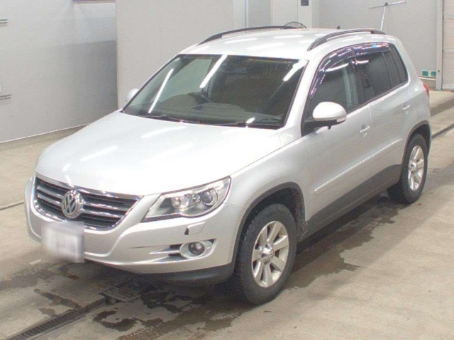 VOLKSWAGEN TIGUAN — фото
